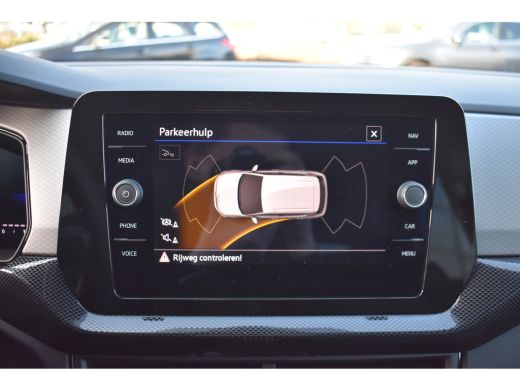 Volkswagen T-Cross Life Edition | 'App-Connect' draadloze smartphone integratie | Achterlichten LED | Afstandscontro... ActivLease financial lease