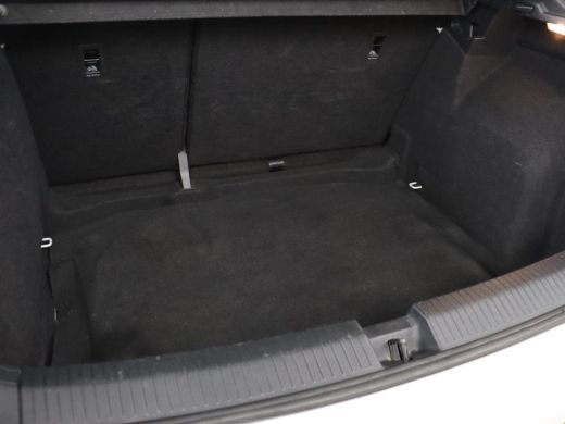 Volkswagen T-Roc 1.0 TSI | Adaptive cruise | Carplay | Airco | DAB | Bluetooth ActivLease financial lease