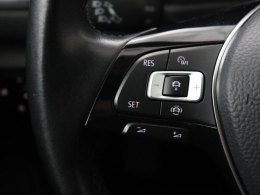 Volkswagen T-Roc 1.0 TSI | Adaptive cruise | Carplay | Airco | DAB | Bluetooth ActivLease financial lease