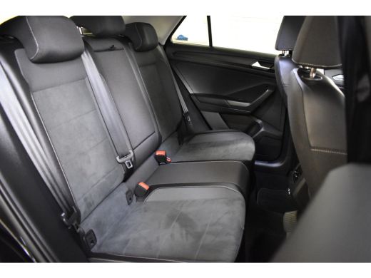 Volkswagen T-Roc 1.5 TSI 150PK DSG STYLE VIRTUAL/CARPLAY/CAMERA ActivLease financial lease