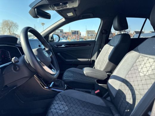 Volkswagen T-Roc 1.5 TSI R-Line | A. Camera | Privacy glas | LMV | LED | ActivLease financial lease