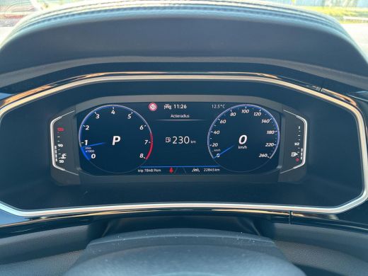 Volkswagen T-Roc 1.5 TSI R-Line | A. Camera | Privacy glas | LMV | LED | ActivLease financial lease