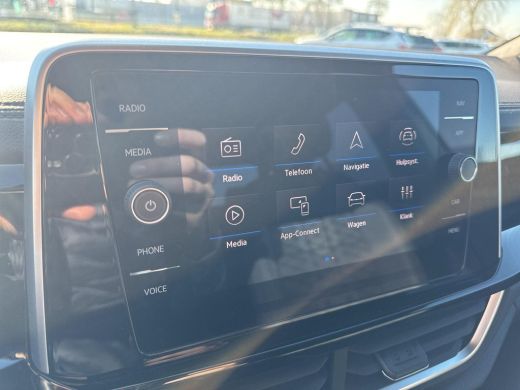 Volkswagen T-Roc 1.5 TSI R-Line | A. Camera | Privacy glas | LMV | LED | ActivLease financial lease