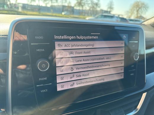 Volkswagen T-Roc 1.5 TSI R-Line | A. Camera | Privacy glas | LMV | LED | ActivLease financial lease