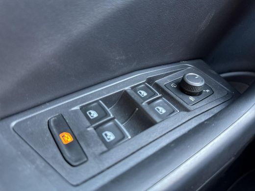 Volkswagen T-Roc 1.5 TSI R-Line | A. Camera | Privacy glas | LMV | LED | ActivLease financial lease