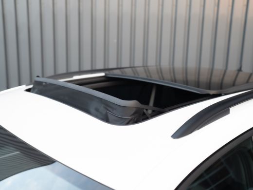 Volkswagen Tiguan 1.4 TSI eHybrid R-Line Business+ | 360 Camera | Panodak | 20'' | Keyless | Prijs Rijklaar!! ActivLease financial lease