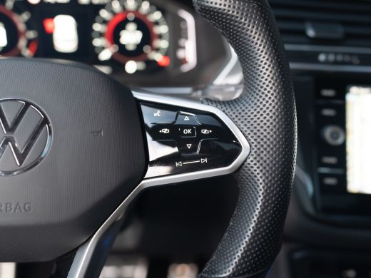 Volkswagen Tiguan 1.4 TSI eHybrid R-Line Business+ | 360 Camera | Panodak | 20'' | Keyless | Prijs Rijklaar!! ActivLease financial lease