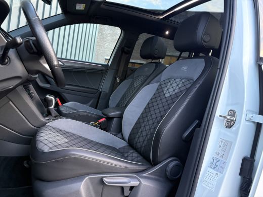 Volkswagen Tiguan 1.4 TSI eHybrid R-Line Business+ | 360 Camera | Panodak | 20'' | Keyless | Prijs Rijklaar!! ActivLease financial lease