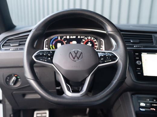 Volkswagen Tiguan 1.4 TSI eHybrid R-Line Business+ | 360 Camera | Panodak | 20'' | Keyless | Prijs Rijklaar!! ActivLease financial lease