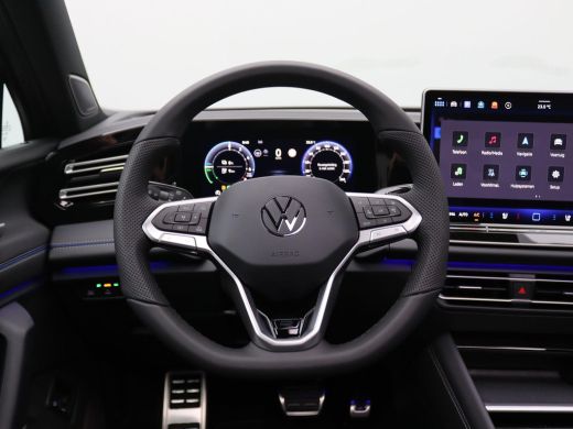 Volkswagen Tiguan 1.5 eHybrid R-Line Edition 272PK DSG Leder, ventilatie, massage, matrix led, trekhaak, panoramada... ActivLease financial lease