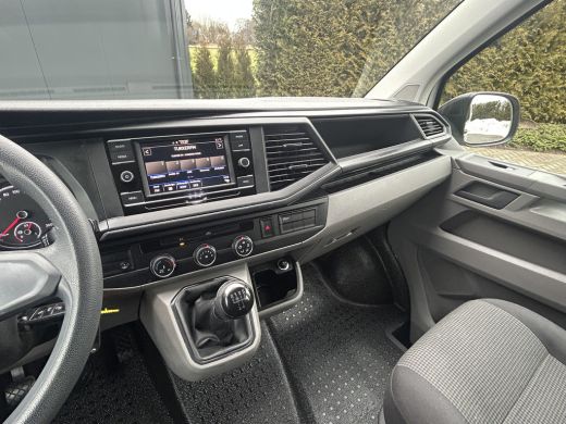 Volkswagen Transporter 2.0 TDI 111 PK / L2H1 / DUBBE CABINE / 1e EIG. / IMPERIAAL / TREKHAAK / AIRCO / CRUISE ActivLease financial lease