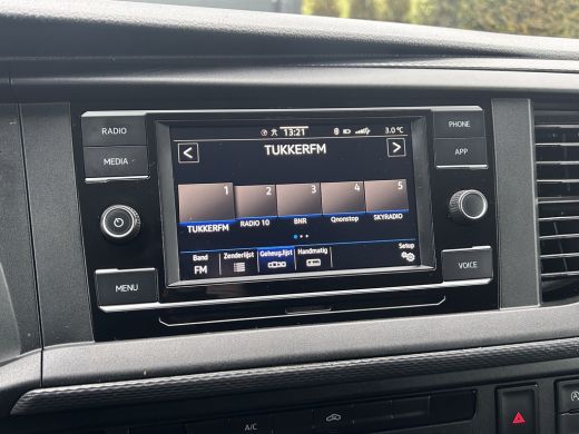 Volkswagen Transporter 2.0 TDI 111 PK / L2H1 / DUBBE CABINE / 1e EIG. / IMPERIAAL / TREKHAAK / AIRCO / CRUISE ActivLease financial lease