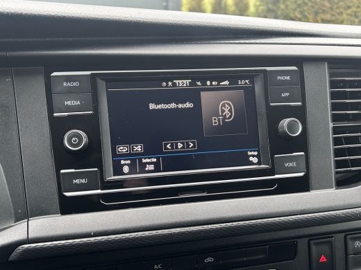 Volkswagen Transporter 2.0 TDI 111 PK / L2H1 / DUBBE CABINE / 1e EIG. / IMPERIAAL / TREKHAAK / AIRCO / CRUISE ActivLease financial lease