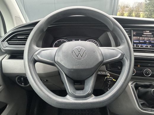 Volkswagen Transporter 2.0 TDI 111 PK / L2H1 / DUBBE CABINE / 1e EIG. / IMPERIAAL / TREKHAAK / AIRCO / CRUISE ActivLease financial lease