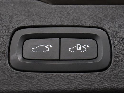 Volvo  V60 2.0 T8 Recharge AWD Inscription | Panoramadak | Trekhaak | Stoel & stuurverwarming | Carplay | Ha... ActivLease financial lease