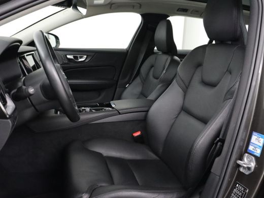 Volvo  V60 2.0 T8 Recharge AWD Inscription | Panoramadak | Trekhaak | Stoel & stuurverwarming | Carplay | Ha... ActivLease financial lease