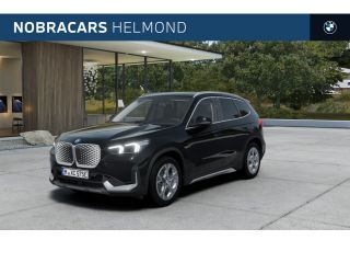 BMW iX1 eDrive20 Pure Edition / Trekhaak / Achteruitrijcamera / Comfort Access / Adaptieve LED / Stoelver...