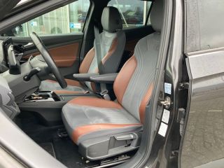 Volkswagen ID.4 Max 77 kWh 204pk | Trekhaak | Camera achter | Led koplampen | Navigatie |  Stuur+stoelverwarming ...
