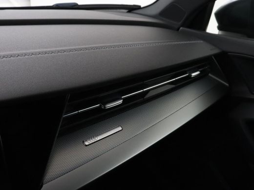 Audi A3 30 TFSI S edition | Leder | Virtual Cockpit | Carplay | Sportstoelen | Full LED | DAB | Climate c... ActivLease financial lease