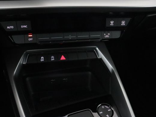 Audi A3 30 TFSI S edition | Leder | Virtual Cockpit | Carplay | Sportstoelen | Full LED | DAB | Climate c... ActivLease financial lease