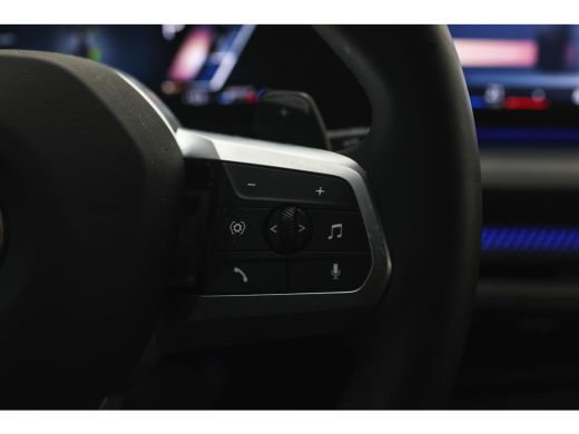 BMW 1 Serie 120 M Sport Automaat / Sportstoelen / Achteruitrijcamera / M Adaptief onderstel / Comfort Access ... ActivLease financial lease