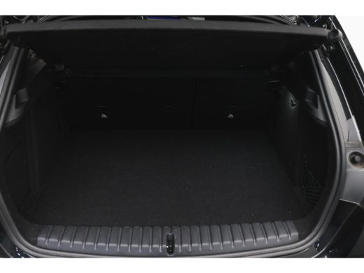 BMW 1 Serie 120 M Sport Automaat / Sportstoelen / Achteruitrijcamera / M Adaptief onderstel / Comfort Access ... ActivLease financial lease