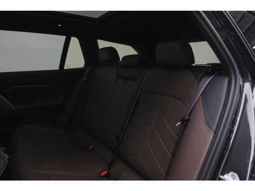 BMW 5 Serie Touring 530e M Sport Automaat / Panoramadak / Trekhaak / Stoelventilatie / M Sportonderstel / Stu... ActivLease financial lease