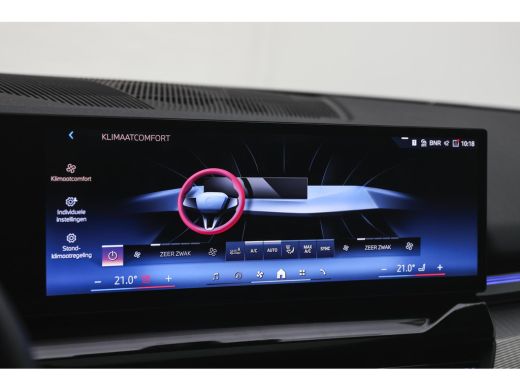 BMW 5 Serie Touring 530e M Sport Automaat / Panoramadak / Trekhaak / Stoelventilatie / M Sportonderstel / Stu... ActivLease financial lease