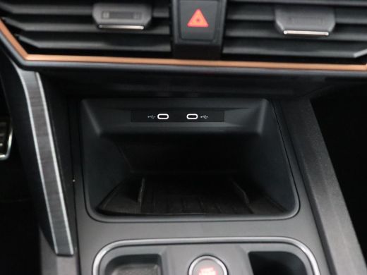 CUPRA Leon 1.4 e-Hybrid | Stoelverwarming | Camera | Carplay | Sfeerverlichting | Navigatie | Full LED | Spo... ActivLease financial lease