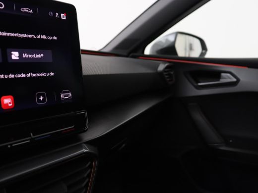 CUPRA Leon 1.4 e-Hybrid | Stoelverwarming | Camera | Carplay | Sfeerverlichting | Navigatie | Full LED | Spo... ActivLease financial lease