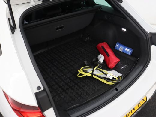 CUPRA Leon 1.4 e-Hybrid | Stoelverwarming | Camera | Carplay | Sfeerverlichting | Navigatie | Full LED | Spo... ActivLease financial lease