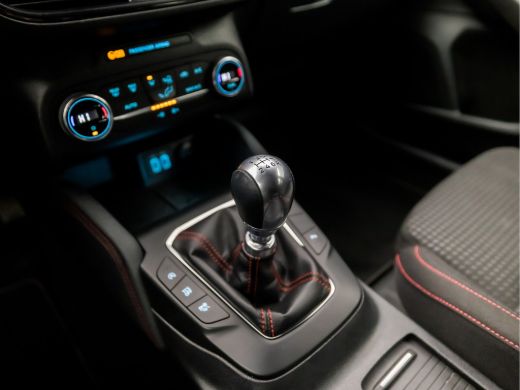 Ford Focus 1.0 EcoBoost Hybrid ST Line X (VIRTUAL COCKPIT, APPLE CARPLAY, GROOT NAVI, CLIMATE, CAMERA, SPORT... ActivLease financial lease