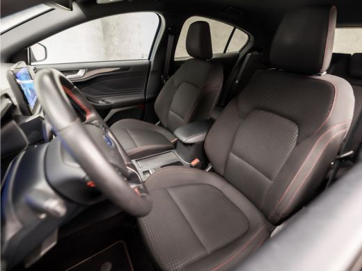 Ford Focus 1.0 EcoBoost Hybrid ST Line X (VIRTUAL COCKPIT, APPLE CARPLAY, GROOT NAVI, CLIMATE, CAMERA, SPORT... ActivLease financial lease