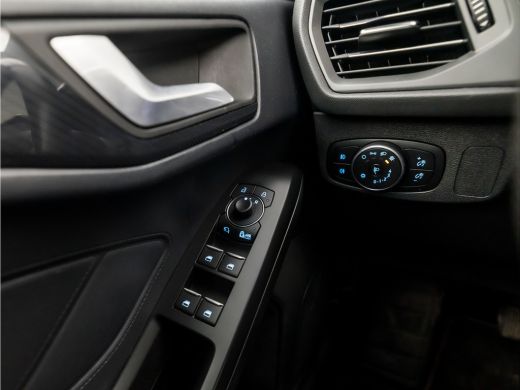 Ford Focus 1.0 EcoBoost Hybrid ST Line X (VIRTUAL COCKPIT, APPLE CARPLAY, GROOT NAVI, CLIMATE, CAMERA, SPORT... ActivLease financial lease