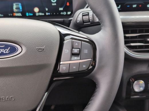 Ford Kuga 2.5 PHEV Titanium | Cruise control adaptief met Stop&Go en stuurhulp | Draadloze telefoonlader | ... ActivLease financial lease