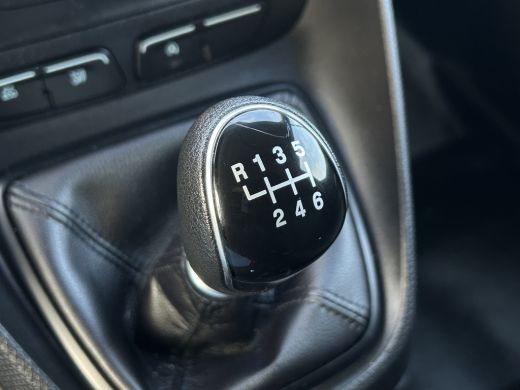 Ford Transit Connect 1.5 EcoBlue / L1H1 / 1e EIG. / TREKHAAK / INRICHTING / AIRCO / CRUISE / BLUETOOTH ActivLease financial lease