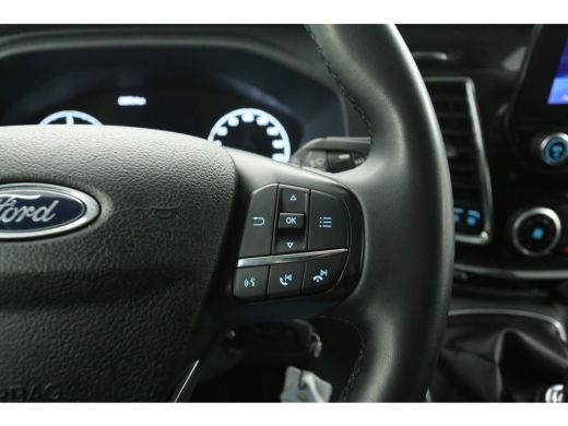 Ford Transit Custom 2.0 TDCI L2H1 Limited | DC | 6-Zits | Airco | Cruise | Carplay | Trekh. | Navi | Parkeersens. | S... ActivLease financial lease