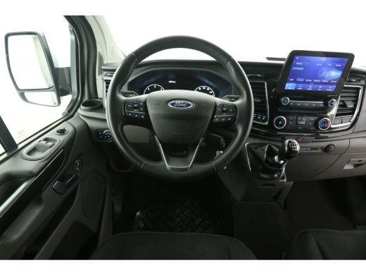 Ford Transit Custom 2.0 TDCI L2H1 Limited | DC | 6-Zits | Airco | Cruise | Carplay | Trekh. | Navi | Parkeersens. | S... ActivLease financial lease