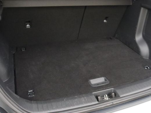 Hyundai Kona EV Comfort 64 kWh | Trekhaak | Adaptive cruise | Warmtepomp | Camera | Carplay | Keyless | Naviga... ActivLease financial lease