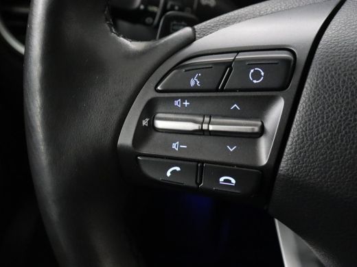 Hyundai Kona EV Premium 64 kWh | Leder | Stoelventilatie | Adaptive cruise | Wamtepomp | Head-Up | Camera | Ca... ActivLease financial lease