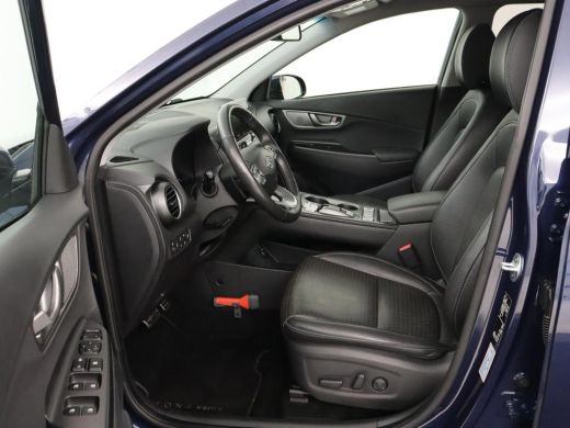 Hyundai Kona EV Premium 64 kWh | Leder | Stoelventilatie | Adaptive cruise | Wamtepomp | Head-Up | Camera | Ca... ActivLease financial lease