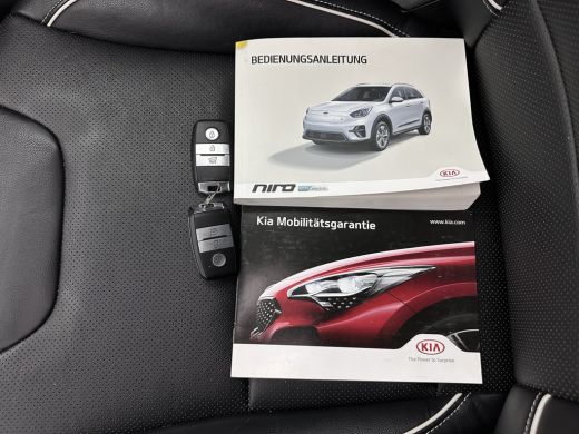 Kia e-Niro ExecutiveLine 64 kWh [ 3-Fase-11kW ] {SOH-100%} (INCL-BTW) Aut.*HEATPUMP | PANO | LEATHER | FULL-... ActivLease financial lease