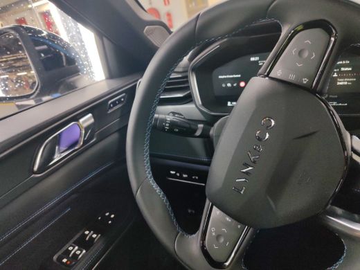 Lynk & Co 01 1.5 262pk PHEV Trekhaak(1800kg) 360&deg;Cam DAB Zwarte hemel ActivLease financial lease