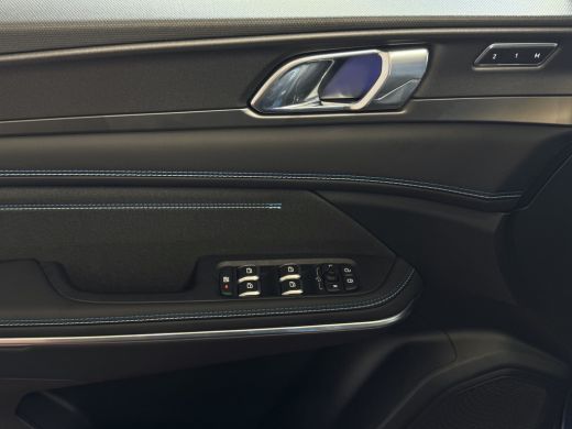 Lynk & Co 01 ✅ 1.5 261 PK NIEUWE AUTO ✅ 2025 / HAAK STUUR/STOEL VERW. ZWARTE HEMEL 360CAM 4 JAAR GARANTIE PHEV... ActivLease financial lease