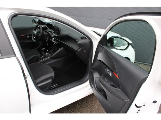 Peugeot 208 1.2 PureTech Active Pack | Navi by app | Apple carplay | Parkeersensoren | Lichtmetaal | All seas... ActivLease financial lease