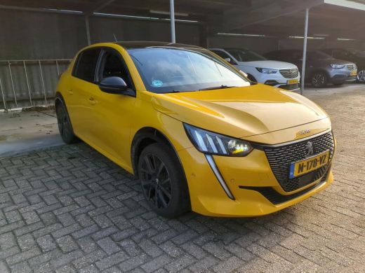 Peugeot 208 1.2 PureTech GT Pack | Navigatie | Camera | Panoramadak | Stoelverwarming | Alcantara | Full LED | ActivLease financial lease