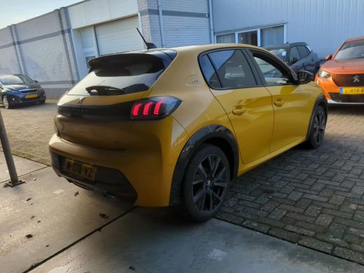 Peugeot 208 1.2 PureTech GT Pack | Navigatie | Camera | Panoramadak | Stoelverwarming | Alcantara | Full LED | ActivLease financial lease