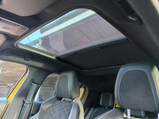 Peugeot 208 1.2 PureTech GT Pack | Navigatie | Camera | Panoramadak | Stoelverwarming | Alcantara | Full LED | ActivLease financial lease