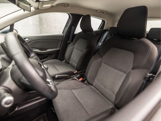 Renault Clio 1.0 TCe Sport (APPLE CARPLAY, GROOT NAVI, PARKEERSENSOREN, SPORTSTOELEN, LM VELGEN, CRUISE, LANE ... ActivLease financial lease