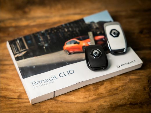 Renault Clio 1.0 TCe Sport (APPLE CARPLAY, GROOT NAVI, PARKEERSENSOREN, SPORTSTOELEN, LM VELGEN, CRUISE, LANE ... ActivLease financial lease